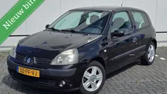 Gebruikt 2004 Renault Clio II Dynamique Hatchback | € 1.275 (Goede deal)