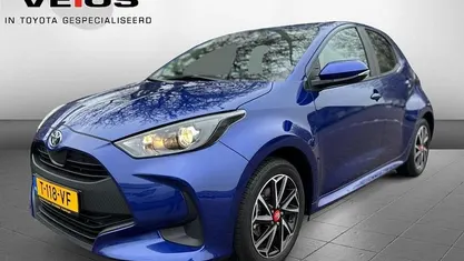 Blauw Occasion 2023 Toyota Yaris Hybrid Active Hatchback | € 21.500 (Eerlijke prijs)