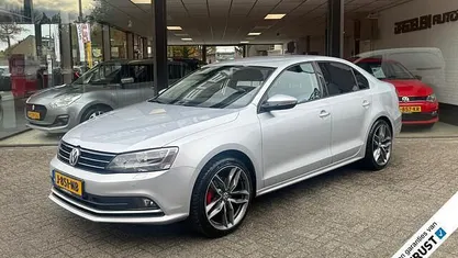 Grijs Gebruikt 2015 VW Jetta Sedan | € 7.940 (Eerlijke prijs)