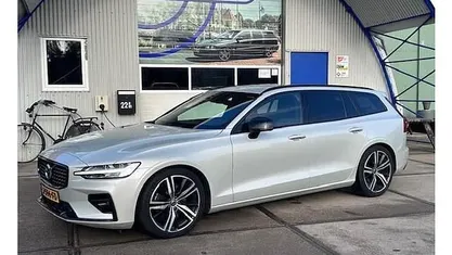 Occasion 2020 Volvo V60 R-Design Stationwagen | € 24.950 (Goede deal)