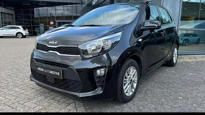 Zwart, metallic lak Gebruikt 2024 Kia Picanto Hatchback | € 15.945 (Eerlijke prijs)