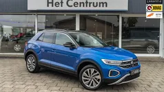 Blauw Gebruikt 2023 VW T-Roc SUV | € 31.950 (Eerlijke prijs)