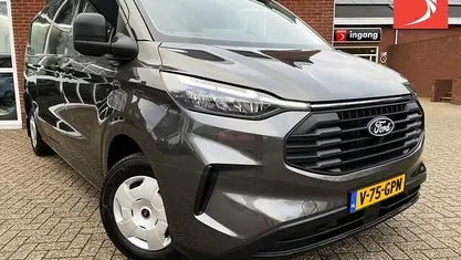 Occasion 2024 Ford Transit Custom Limited Van | € 29.950 (Goede deal)
