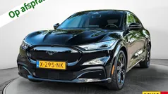 Zwart Gebruikt 2023 Ford Mustang Mach-E Premium SUV | € 41.900 (Eerlijke prijs)