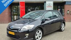 Zwart Gebruikt 2012 Toyota Auris Hybrid Executive Hatchback | € 10.999 (Goede deal)