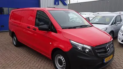 Occasion Mercedes Vito 136 PK (100 kW) 2019 Rood Van
