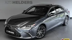 Grijs Gebruikt 2024 Lexus ES300H Executive Line Sedan | € 48.750 (Super prijs)