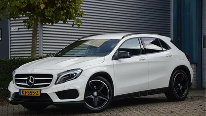 Wit Gebruikt 2016 Mercedes GLA180 AMG line SUV | € 19.950 (Eerlijke prijs)