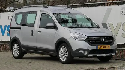 Zilver Gebruikt 2018 Dacia Dokker Stepway MPV | € 11.900 (Super prijs)