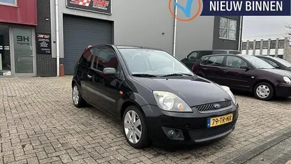 Zwart Gebruikt 2007 Ford Fiesta Futura Hatchback | € 1.499 (Eerlijke prijs)