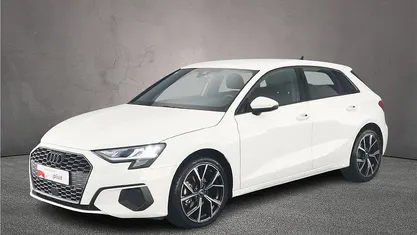 Wit Gebruikt 2024 Audi A3 Sportback Proline Hatchback | € 29.900 (Eerlijke prijs)