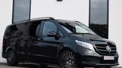 Zwart Gebruikt 2023 Mercedes V300 MPV | € 62.950 (Goede deal)