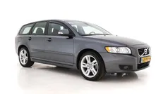 Titanium grey metallic (grijs metallic) Gebruikt 2011 Volvo V50 Comfort Stationwagen | € 4.945 (Eerlijke prijs)