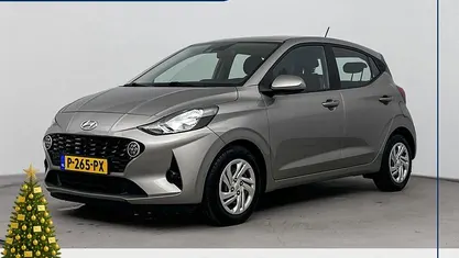 Brass metallic (r3w) Gebruikt 2022 Hyundai i10 Comfort Hatchback | € 12.900 (Eerlijke prijs)