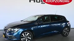 Gebruikt 2020 Renault Mégane IV Bose Edition Hatchback | € 14.440 (Eerlijke prijs)