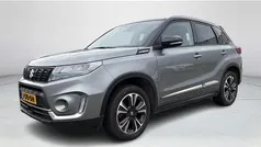 Grijs Gebruikt 2020 Suzuki Vitara Style SUV | € 21.950 (Eerlijke prijs)