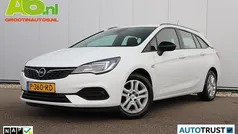 Summit white Gebruikt 2022 Opel Astra Edition Stationwagen | € 12.999 (Super prijs)
