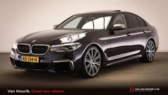 Zwart, metallic lak Gebruikt 2017 BMW M550 Executive Sedan | € 42.950 (Eerlijke prijs)