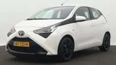 Wit Gebruikt 2019 Toyota Aygo X-play Hatchback | € 11.445 (Eerlijke prijs)