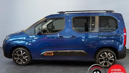 Blauw Occasion 2023 Citroën Berlingo Shine MPV | € 27.950 (Super prijs)