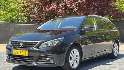 Occasion 2019 Peugeot 308 SW Allure Stationwagen | € 9.495 (Super prijs)