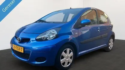 Occasion Toyota Aygo Comfort 68 PK (50 kW) 2011 Blauw Hatchback
