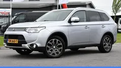 Grijs Gebruikt 2015 Mitsubishi Outlander Edition SUV | € 9.995 (Super prijs)