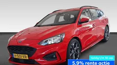 Rood Gebruikt 2020 Ford Focus Business Edition Stationwagen | € 13.430 (Eerlijke prijs)