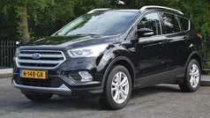 Zwart, metallic lak Gebruikt 2016 Ford Kuga Vignale SUV | € 13.450 (Eerlijke prijs)
