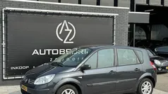 Grijs Gebruikt 2006 Renault Scénic II Expression MPV | € 999 (Eerlijke prijs)