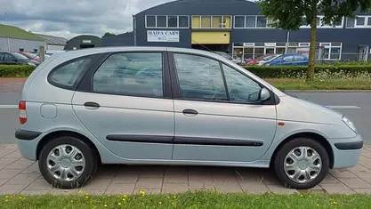 Grijs Gebruikt 2002 Renault Scénic MPV | € 1.250 (Eerlijke prijs)