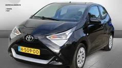Zwart Gebruikt 2020 Toyota Aygo X-play Hatchback | € 10.445 (Eerlijke prijs)