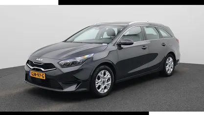 Grijs Occasion 2024 Kia Ceed Hatchback | € 25.940 (Eerlijke prijs)