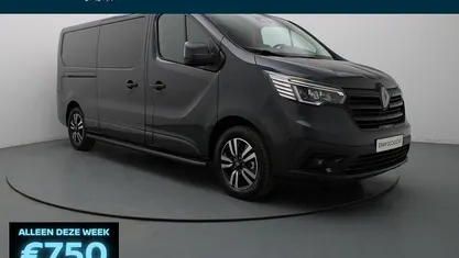 Gris comete tekna (grijs metallic) Gebruikt 2024 Renault Trafic MPV | € 34.990 (Eerlijke prijs)