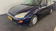Gebruikt 2000 Ford Focus Ghia Sedan | € 1.450 (Eerlijke prijs)