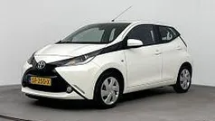 Wit Gebruikt 2018 Toyota Aygo X-play Hatchback | € 9.750 (Eerlijke prijs)