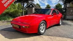 Porsche 944