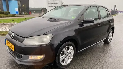 Zwart Occasion 2010 VW Polo Trendline Hatchback | € 2.995 (Eerlijke prijs)