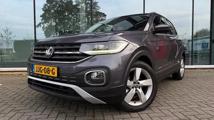 Grijs Occasion 2022 VW T-Cross Style SUV | € 23.990 (Goede deal)