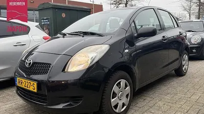 Occasion Toyota Yaris 69 PK (50 kW) 2008 Zwart Hatchback