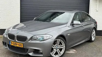 Grijs Gebruikt 2013 BMW 520 M Sport Sedan | € 13.495 (Eerlijke prijs)
