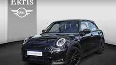 Zwart, metallic lak Gebruikt 2023 Mini Cooper S Classic Hatchback | € 33.900 (Eerlijke prijs)
