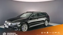 Zwart Gebruikt 2023 VW Passat Business Stationwagen | € 39.900 (Goede deal)