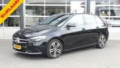Zwart Gebruikt 2019 Mercedes B180 Premium Plus MPV | € 22.950 (Eerlijke prijs)