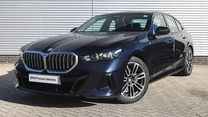 Zwart Gebruikt 2025 BMW 520 M Sport Sedan | € 60.950 (Super prijs)