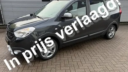 Grijs, metallic lak Gebruikt 2019 Dacia Lodgy Stepway MPV | € 12.495 (Eerlijke prijs)