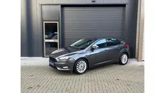Grijs Gebruikt 2015 Ford Focus Sedan | € 7.950 (Eerlijke prijs)