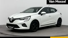 Wit Gebruikt 2020 Renault Clio V Zen Hatchback | € 13.235 (Eerlijke prijs)