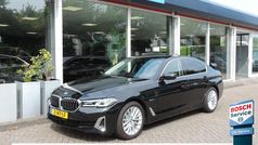 Gebruikt 2023 BMW 530e Luxury Line Sedan | € 48.980 (Eerlijke prijs)