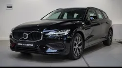 Zwart, metallic lak Gebruikt 2024 Volvo V60 Stationwagen | € 38.995 (Eerlijke prijs)